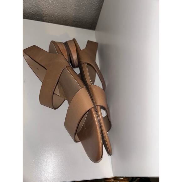 Vaneli Preppy Gladiator Summer Simple Lagenlook Slingback Strapy 1” Heel Sandals - Picture 5 of 8